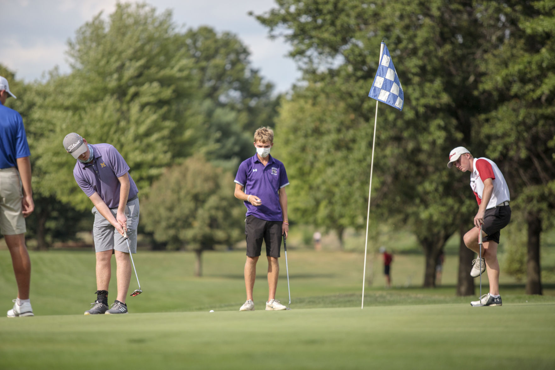 GALLERY-boys-golf-082620-22.jpg